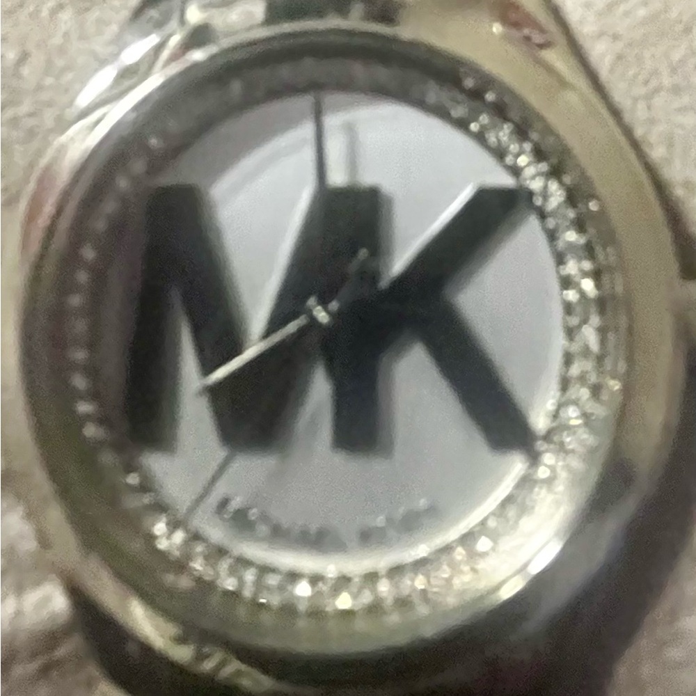 Michael Kors silver watch - Picture 7 of 7